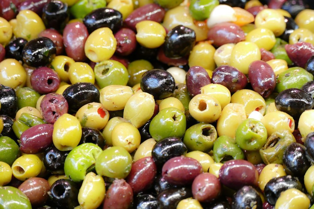 zeytin çeşitleri, gemlik zeytini, ayvalık zeytini, memecik zeytini, zeytin türleri, domat zeytin
